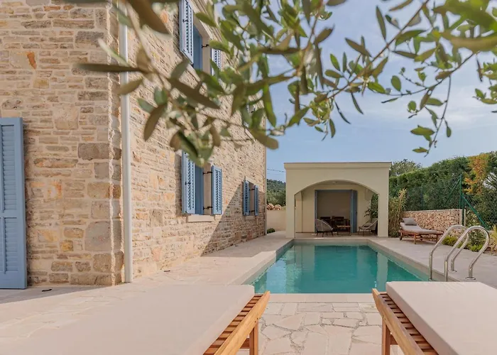 Villa Seafront Adriatica With Pool
