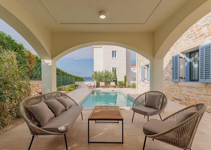 Villa Seafront Adriatica With Pool Dobropoljana