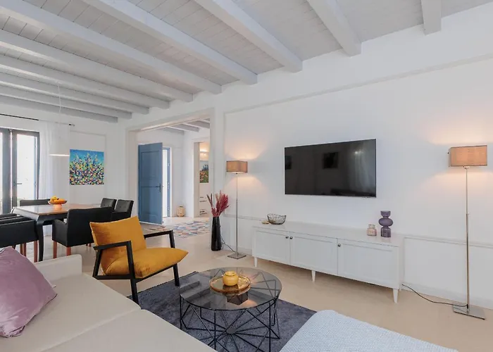 Seafront Adriatica With Pool Villa *