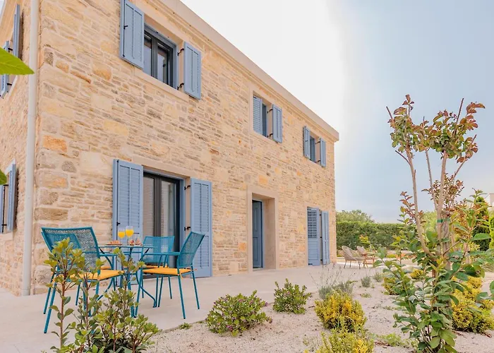 Villa Seafront Adriatica With Pool *