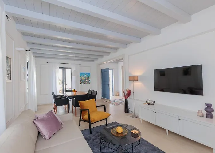 Villa Seafront Adriatica With Pool Dobropoljana