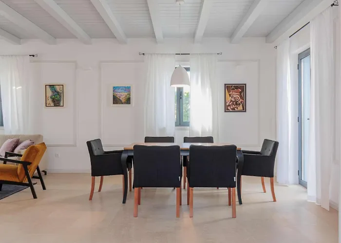 Villa Seafront Adriatica With Pool Dobropoljana