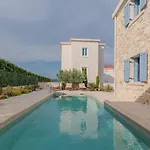 Villa Seafront Adriatica With Pool Dobropoljana