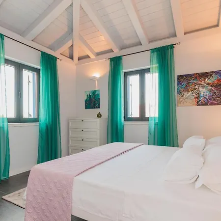 Seafront Adriatica With Pool Villa *