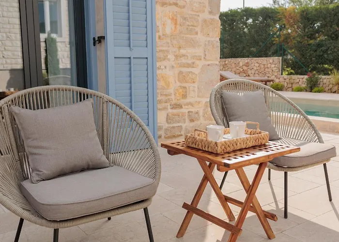 Seafront Adriatica With Pool Vila *