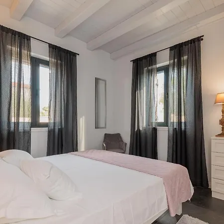 Seafront Adriatica With Pool וילה דוברופוליינה