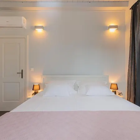 Seafront Adriatica With Pool וילה דוברופוליינה